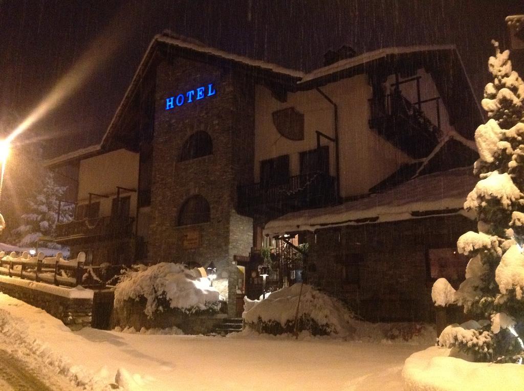 Hotel Chalet La Meridiana Saint-Pierre Bagian luar foto